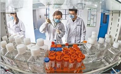 科研攻關 鑄造戰疫利器(來自疫情防控一線的報道)