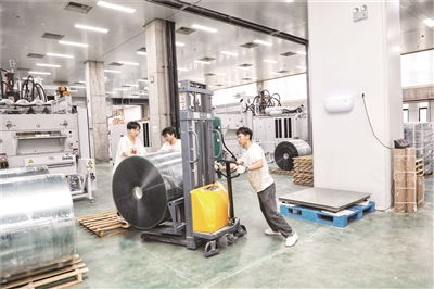 企業(yè)生產(chǎn)忙 發(fā)展勢頭強